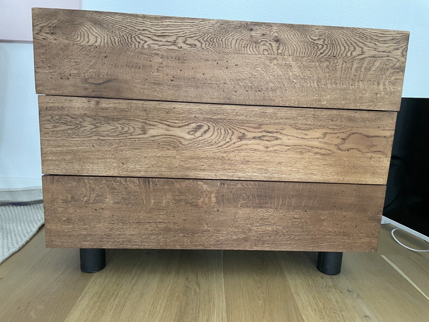 Interio Commodes: Kommode schönes Holz von Interio – D'occasion à Bassersdorf par Evilein5374 3