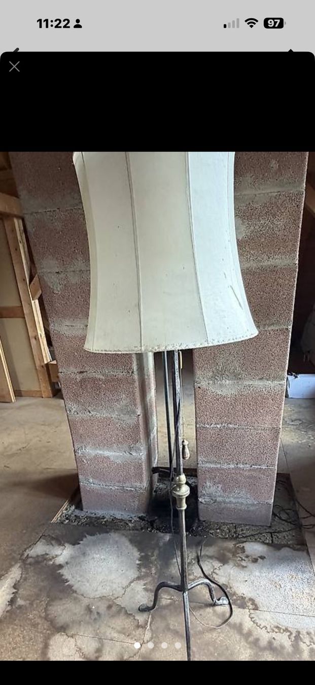 Lampenschirme: Lampenschirm alt / Stehlampe... – Gebraucht aus zollikon von thomaskaelin7