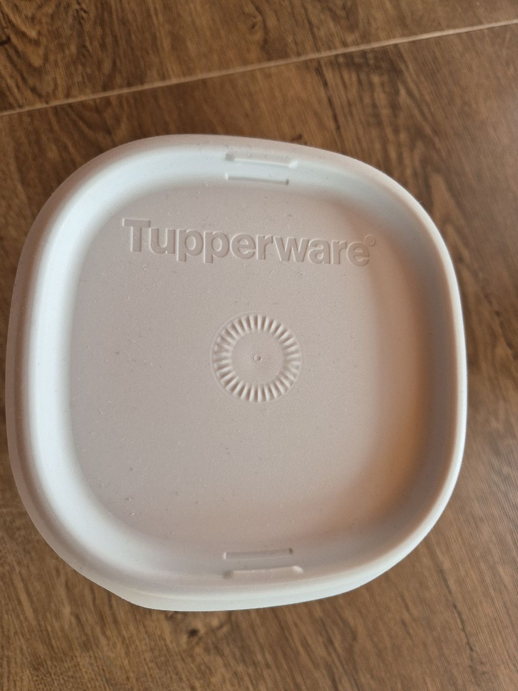 Tupperware Contenitori & Simili: Tupperware One Touch Behälter – Usato da Wynigen venduto da La_Talpa 1