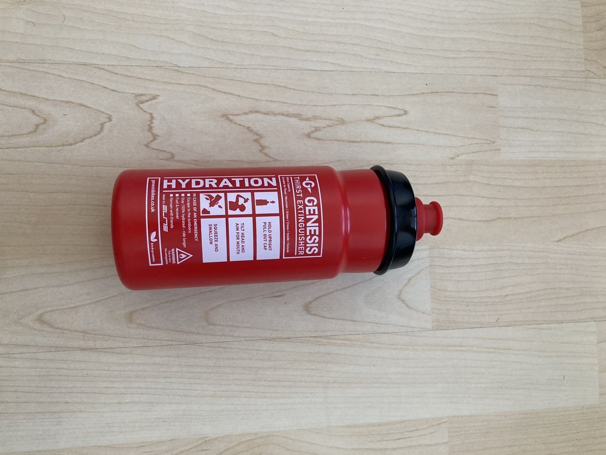 Trinkflaschen & Thermosflaschen: Vélo Trinkflasche Genesis Bikes thirst extinguisher – Neu und originalverpackt aus Zürich von luc_mj5b
