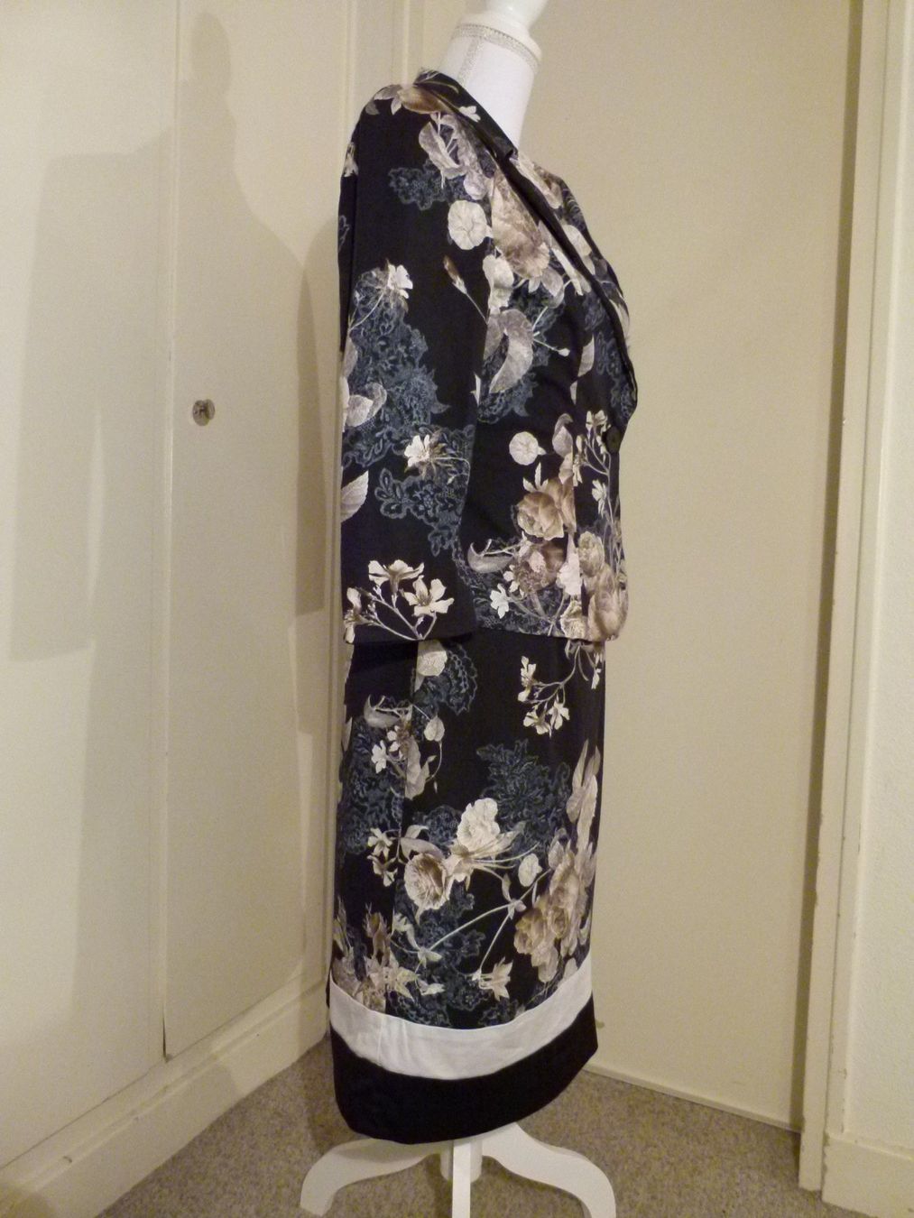 Costumi: Damen- Costume Edas, dunkelblau – Usato da Winterthur venduto da carrera924s 3
