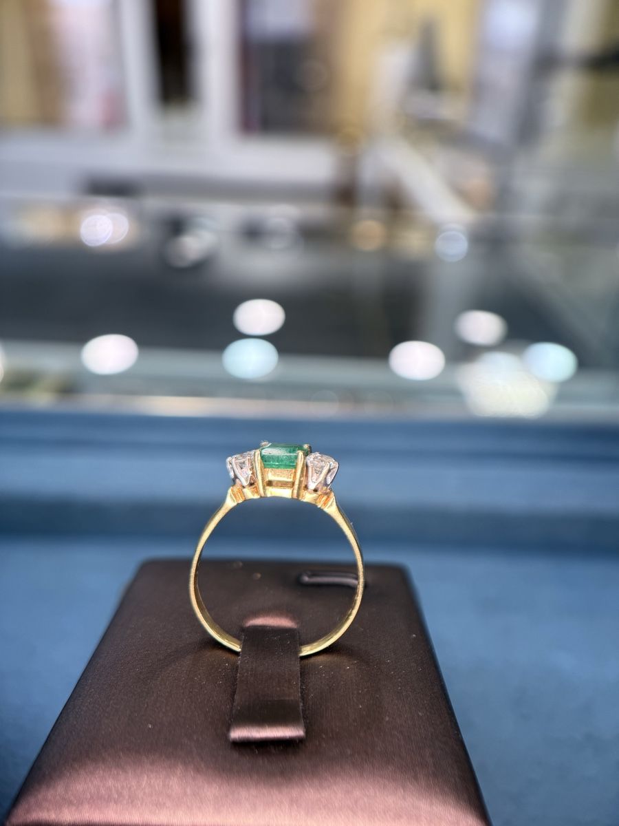 Bagues: Smaragd Ring mit weissen Diamanten  – D'occasion à Wallisellen par Juwelier_Aurum 6