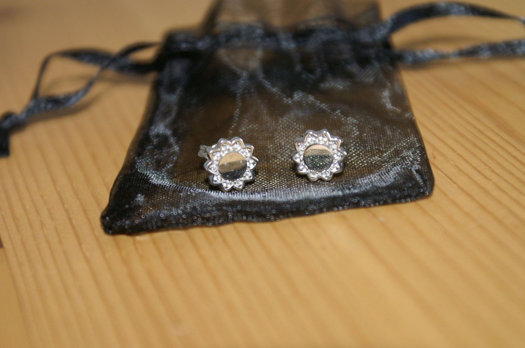 Orecchini pendenti & Orecchini a lobo: Ohrstecker "Sonnenblume" – Nuovo (secondo la descrizione) da Grüt (Gossau ZH) venduto da o-nyx 5