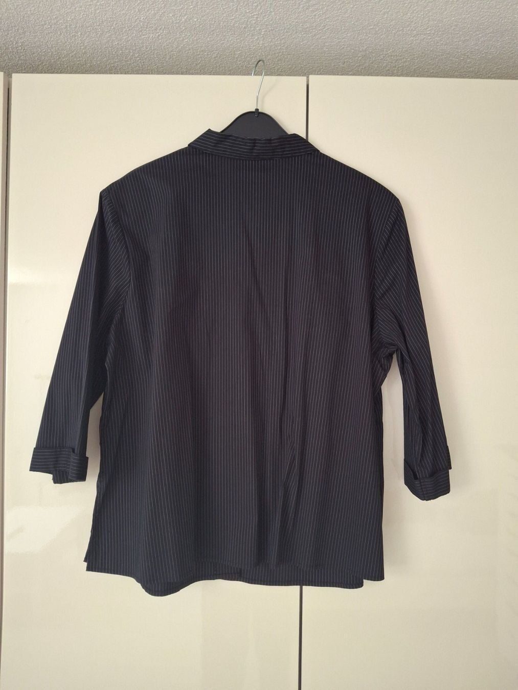 Camicette: Edle Damen Bluse, schwarz gestreift, Grosse Grössen – Usato da WALTERSWIL SO venduto da thb_ybm8 1