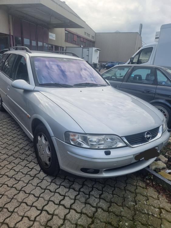 Opel Vectra 2.2 sw Jahr 2000