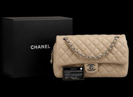 Chanel Flap Bag Jumbo in "Caviar Leder Beige Clair"