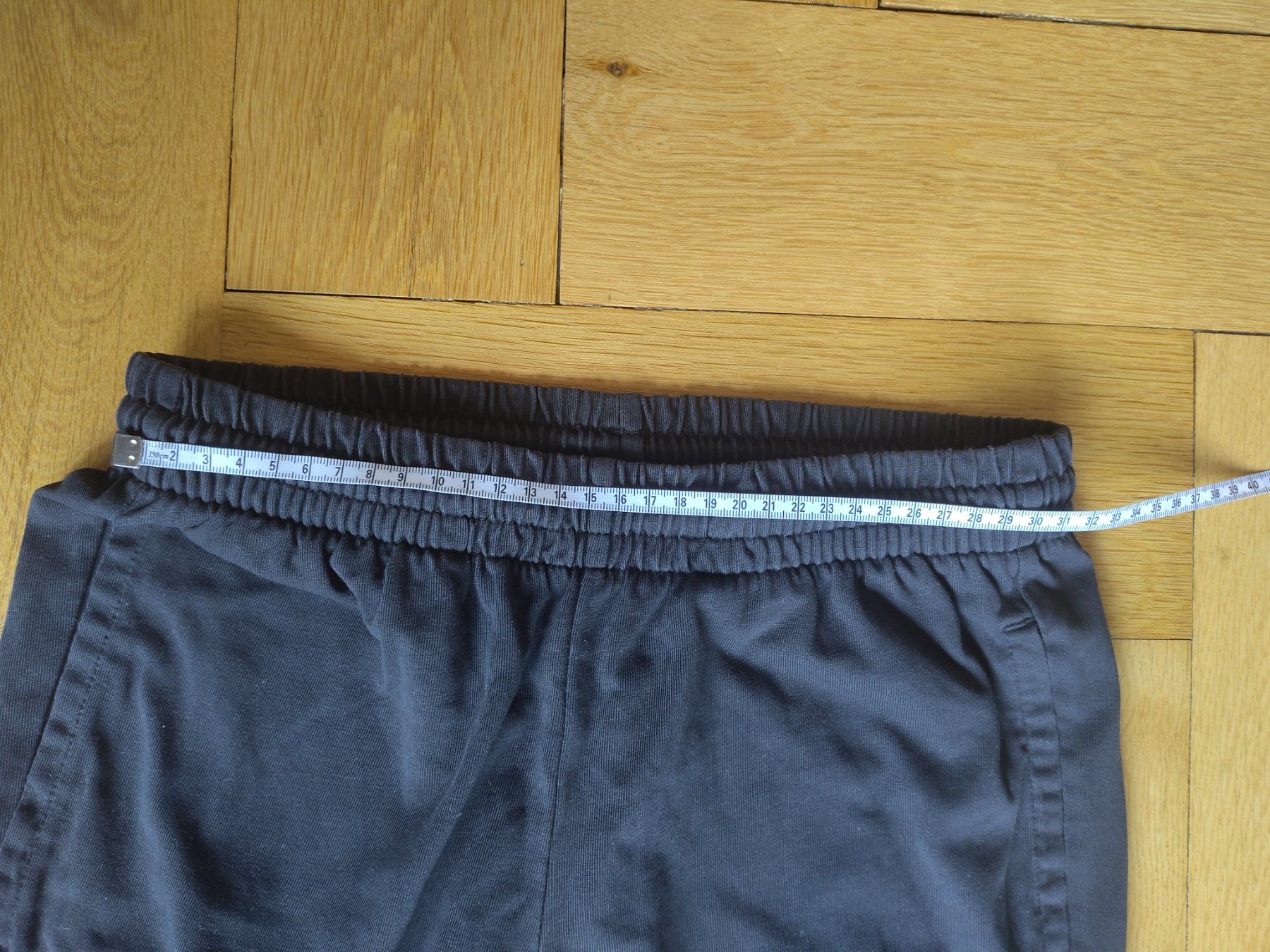 Adidas Hosen: Hose – Gebraucht aus Bern von Linii 1