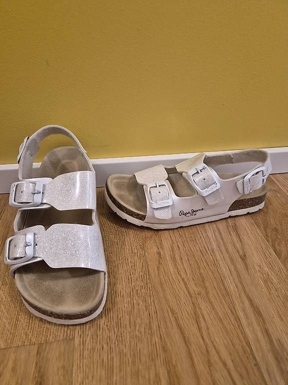 Pepe Jeans Scarpe per ragazze: Sandalen von pepe jeans Gr.31 – Usato da Zürich venduto da RominaD01