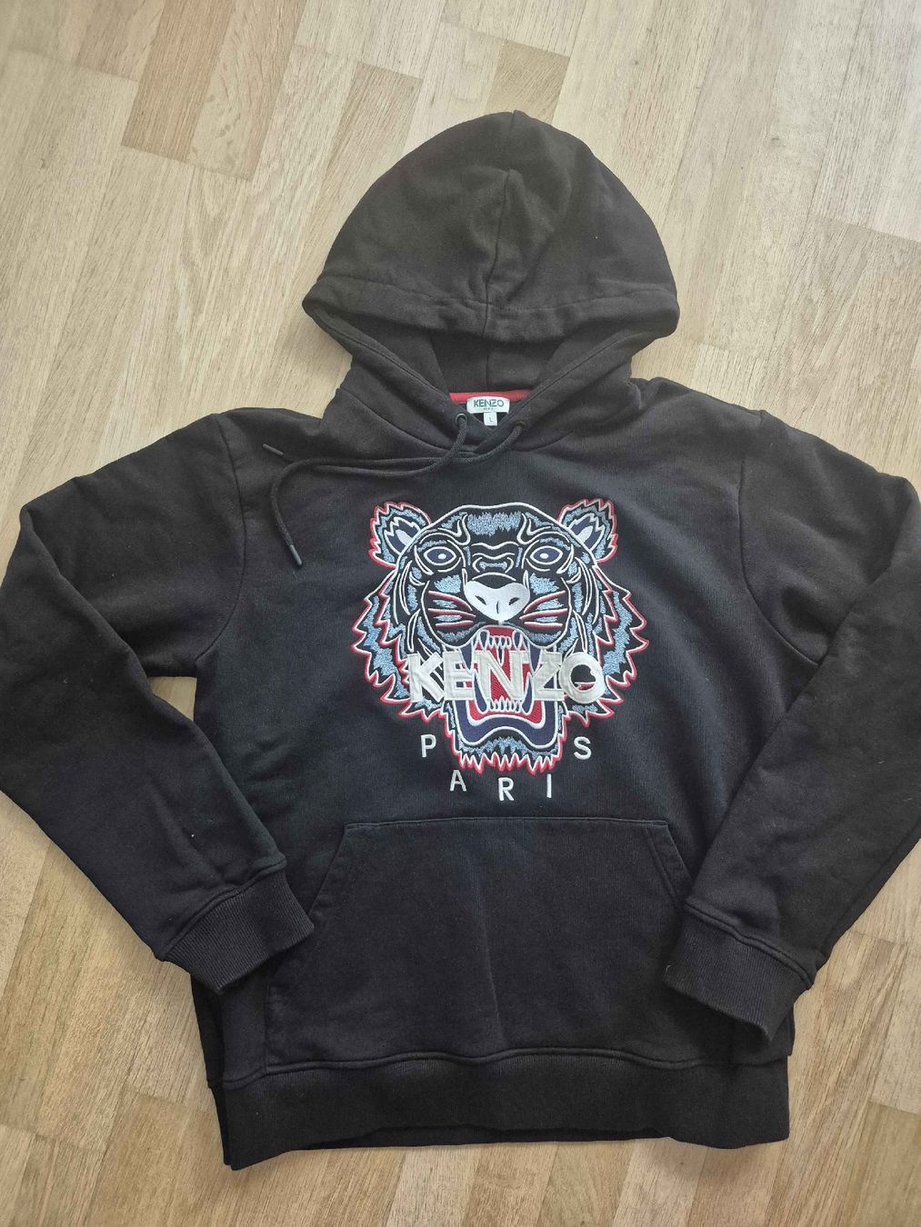 Kenzo Pullover & Sweatshirts: Kenzo Paris Kapuzenpullover, Grösse L – Gebraucht aus Uster von panda_leptir