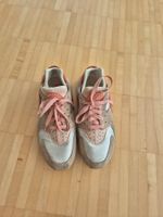 Nike Huarache Grösse 38.5 (entspricht eher 37) Pink Beige