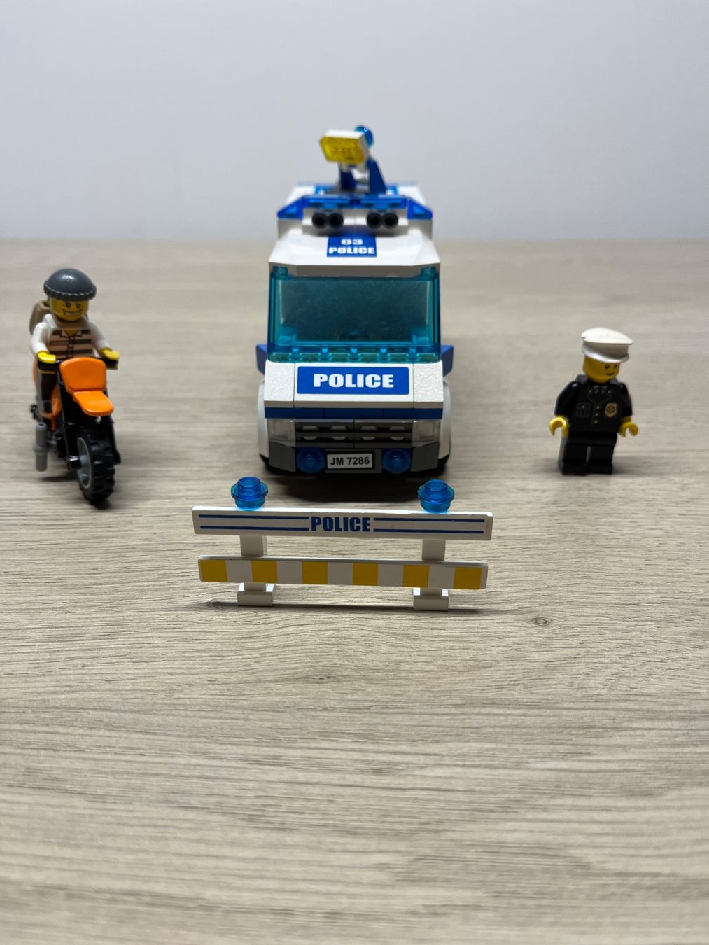 Legoland Kit di costruzioni: Légo 7286 "PrisonnerTranspor" de 2011 – Usato da Courgenay venduto da Kolfree