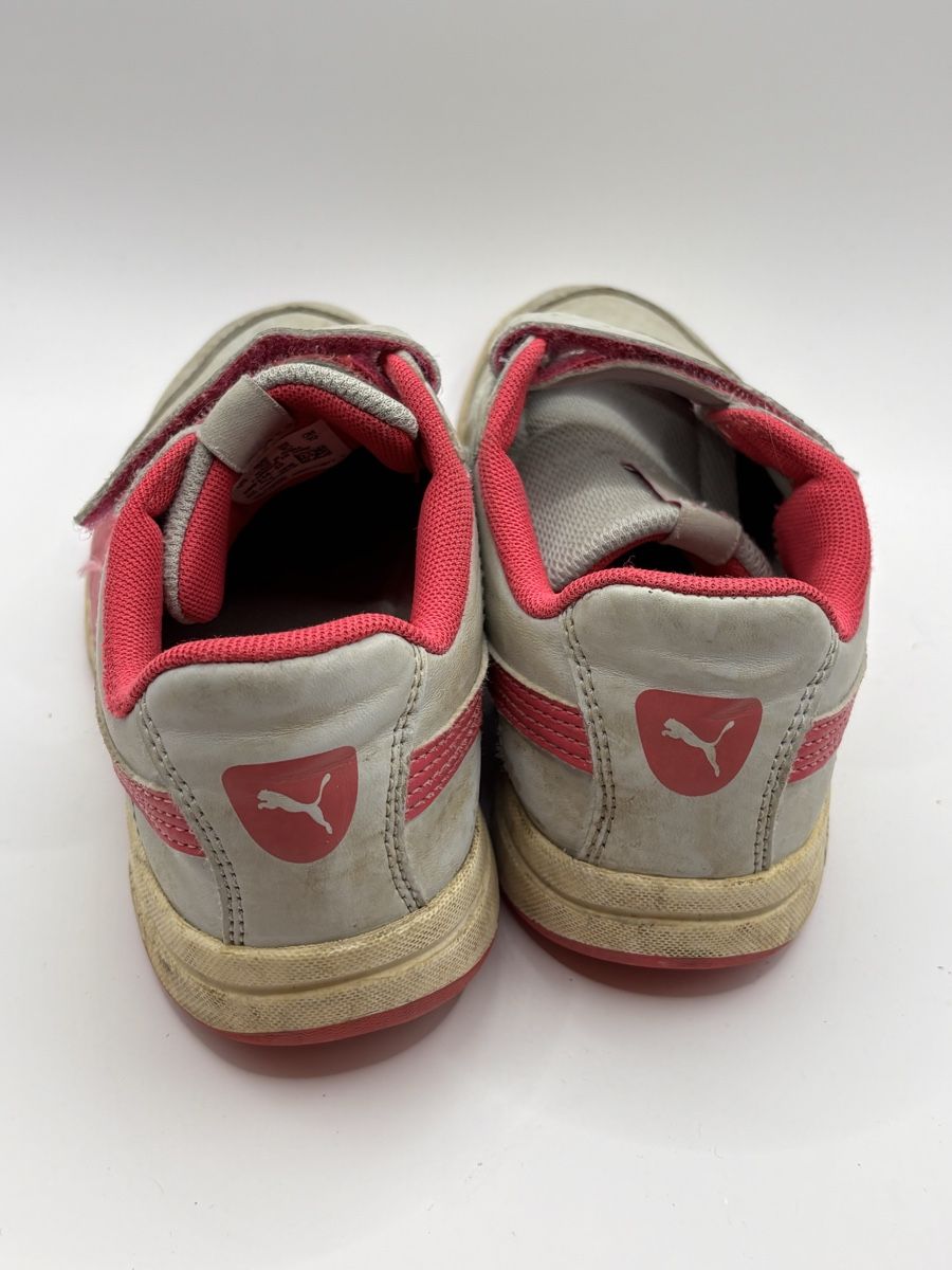 Scarpe per ragazze: Puma Kinderschuhe, Gr. 32, grau/pink – Usato da Lupsingen venduto da Butzelma 1