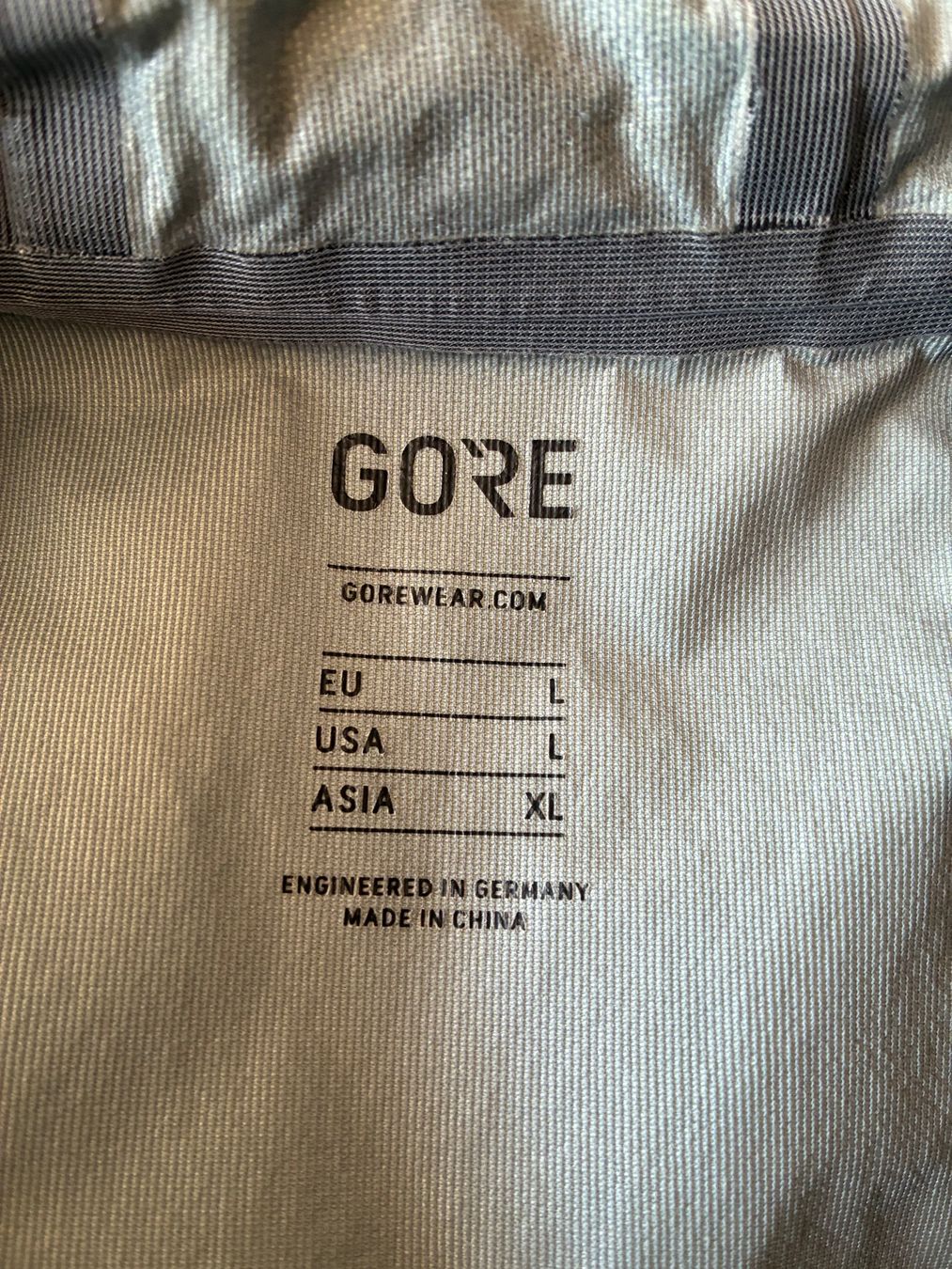 Jacken: Rennrad Regenjacke Gore Tex Shake Dry – Gebraucht aus Zürich von T_K_H_M 4