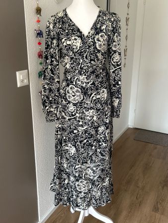 Wickelkleid mit Muster  von Fabienne Chapot Gr. 36
