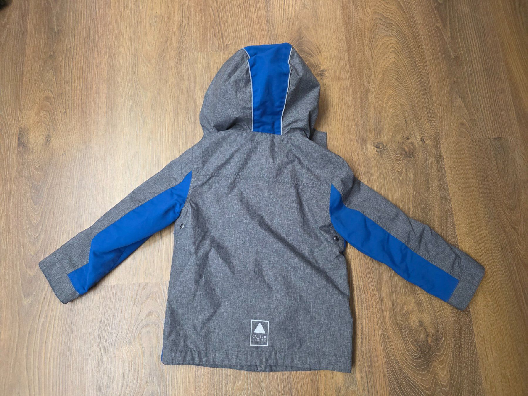 Jacken & Mäntel: Jacke, Übergangsjacke Gr. 122 – Gebraucht aus Nebikon von Japostyle 2