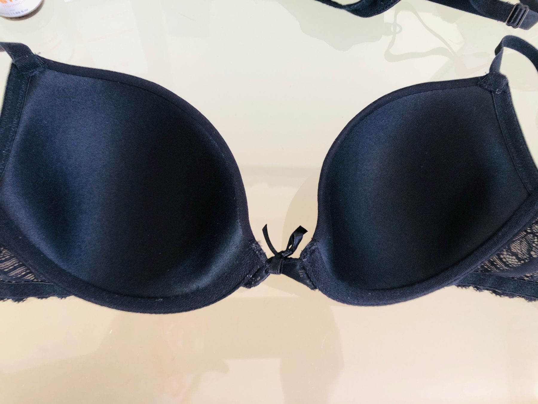 Schiesser Altra biancheria intima: Schwarzer BH mit Spitze Gr. 75B - Top Zustand! – Nuovo (secondo la descrizione) da Arlesheim venduto da leyRum4.5 4
