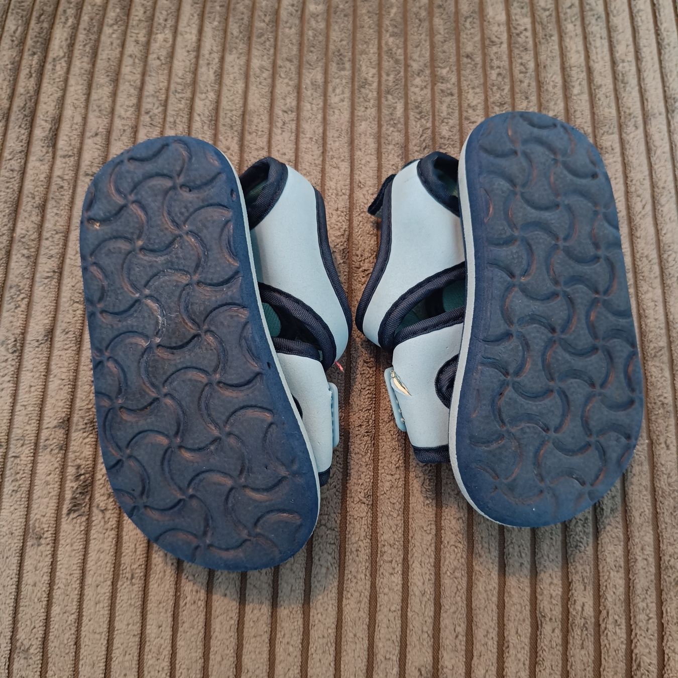 Chaussures garçon: Sandalen Grösse 20 – D'occasion à Jaberg par urig17. 1