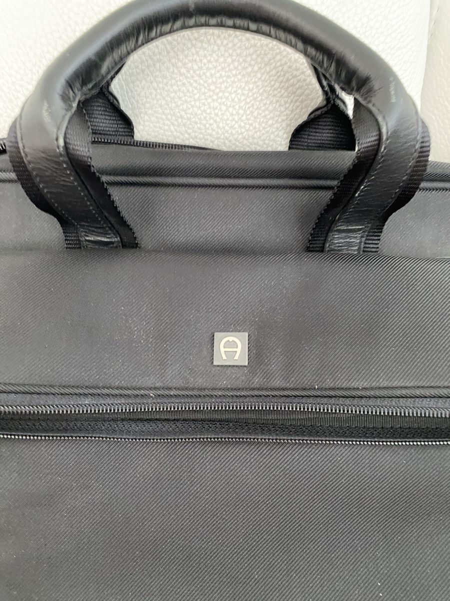 Aigner Valigie & Borse: Aigner Laptop Tasche – Usato da Opfikon venduto da Luis144 9