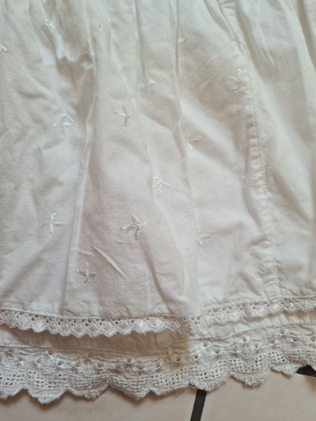 Vestiti & Gonne: weisses festliches Mädchenkleid Gr.116 – Usato da Ebikon venduto da Songbird85 4