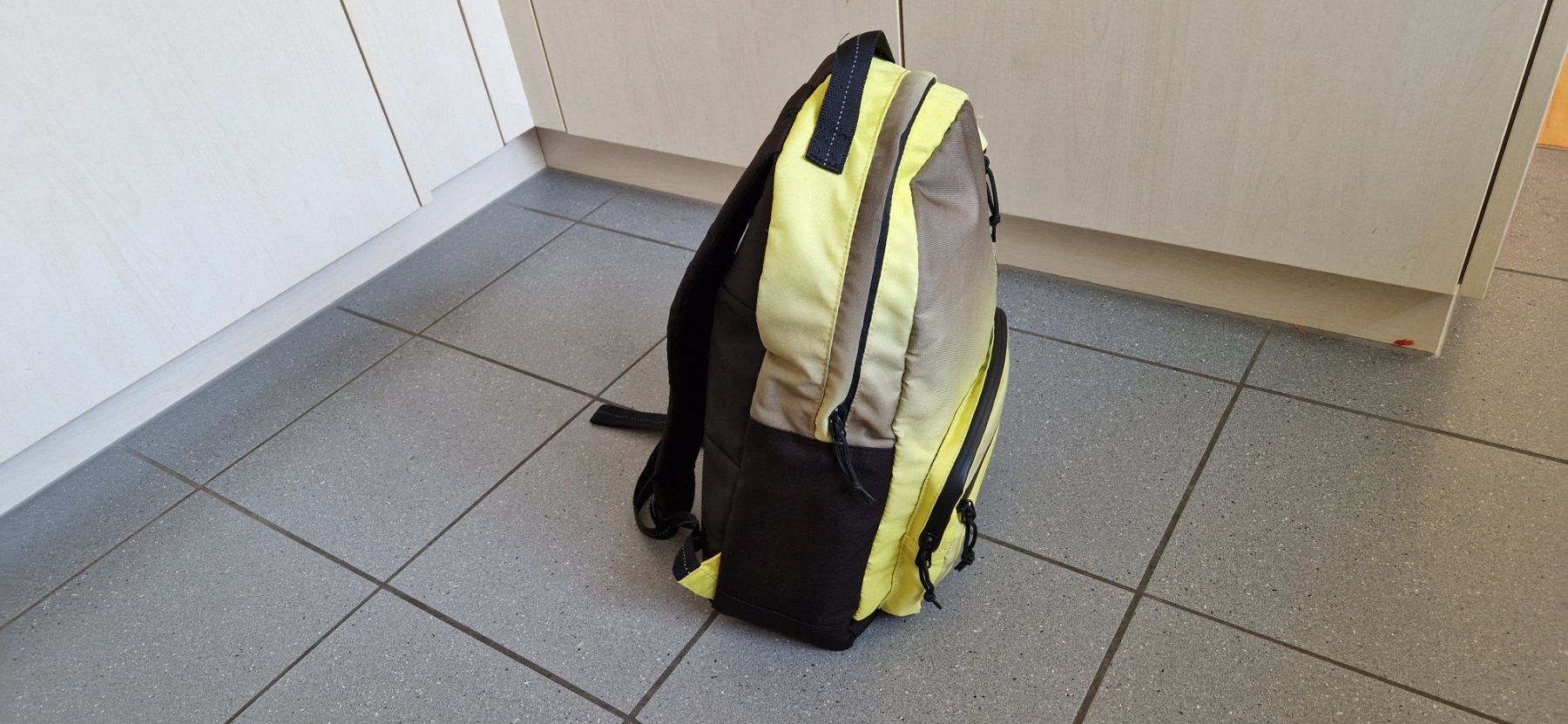 Zaini: Converse Tagesrucksack - gelb/grau/schwarz – Nuovo (secondo la descrizione) da Kollbrunn venduto da Bobibau 3