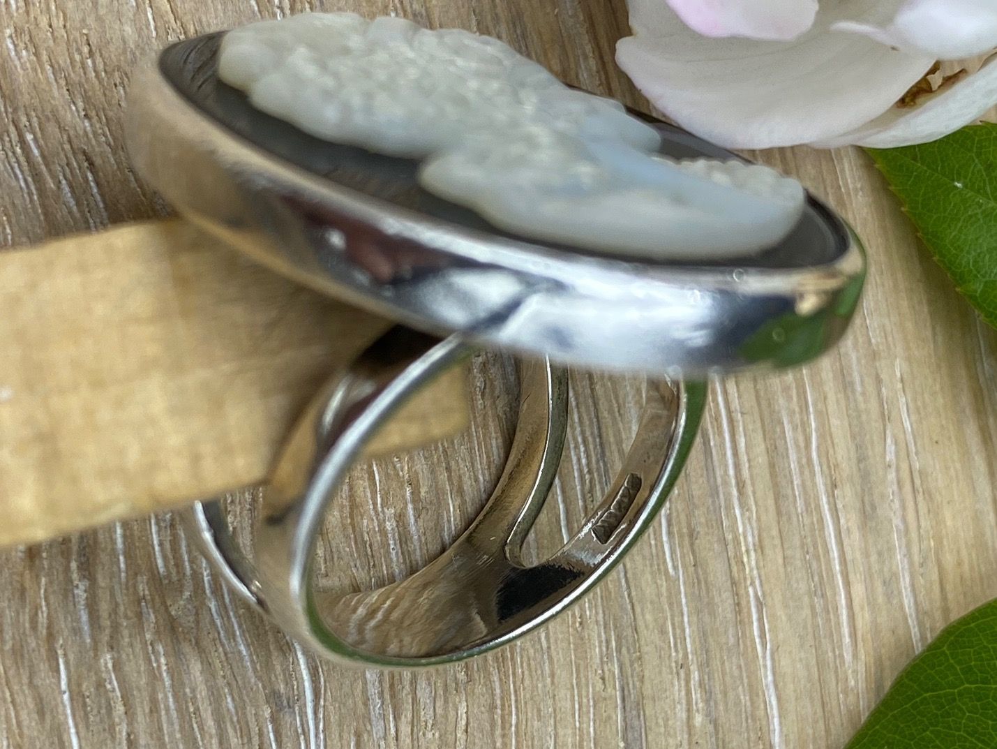 Ringe: Bague camé, en argent, onyx et nacre – Gebraucht aus Agiez von Beve15 3