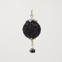 Schmuckanhänger aus einer Lava Kugel 20mm mit Silber