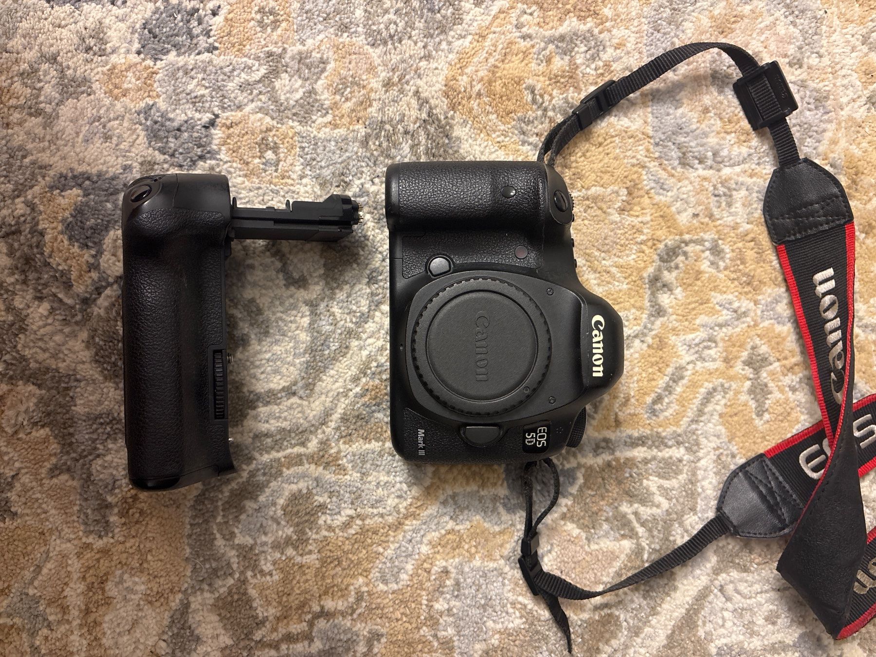 Canon Fotocamera: Canon EOS 5D mit Akku und Ladegerät – Usato da Azmoos venduto da jam_h256 1
