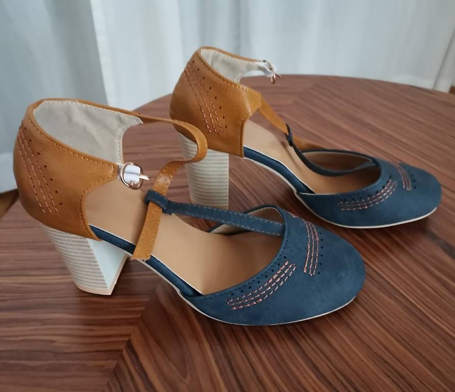 Scarpe da donna: Absatzschuhe braun-blau, Gr. 37 – Nuovo (secondo la descrizione) da Muri b. Bern venduto da Claudiahuegli 1