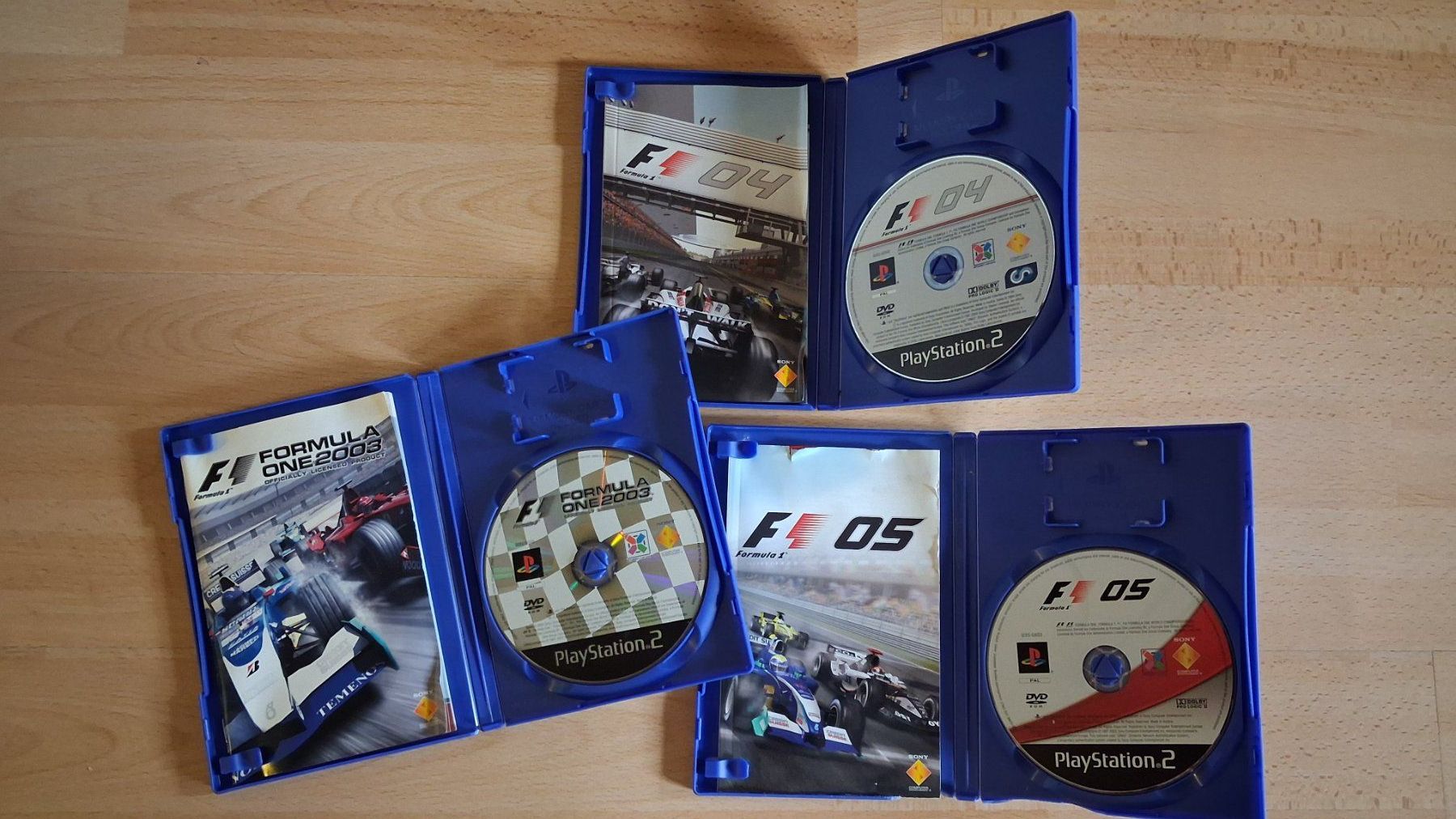 Sony Jeux: Formula One 2003 + 04 + 05 / Playstation 2 – D'occasion à Fribourg par mar_wd7v 1