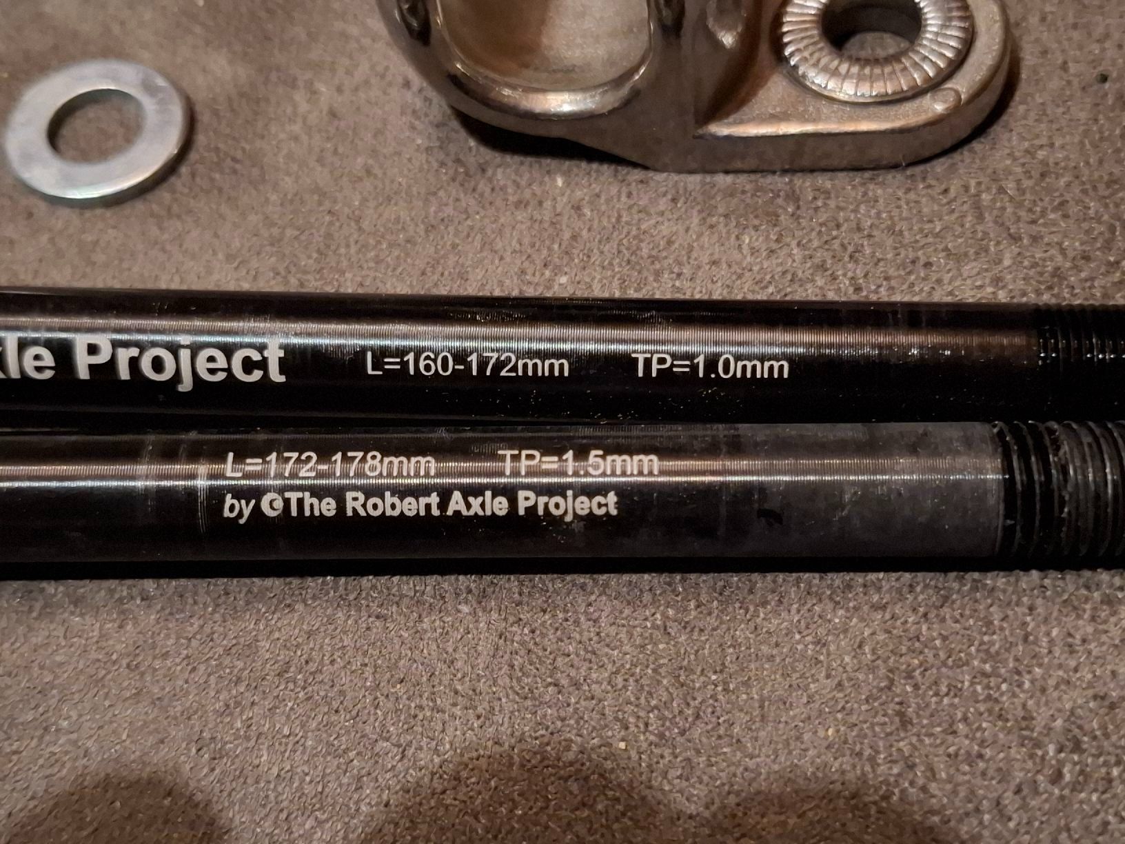 Thule Pezzi di ricambio: Fahrrad Steckachsen Thule/Robert Axle Project – Usato da Chur venduto da Pcapaul 1