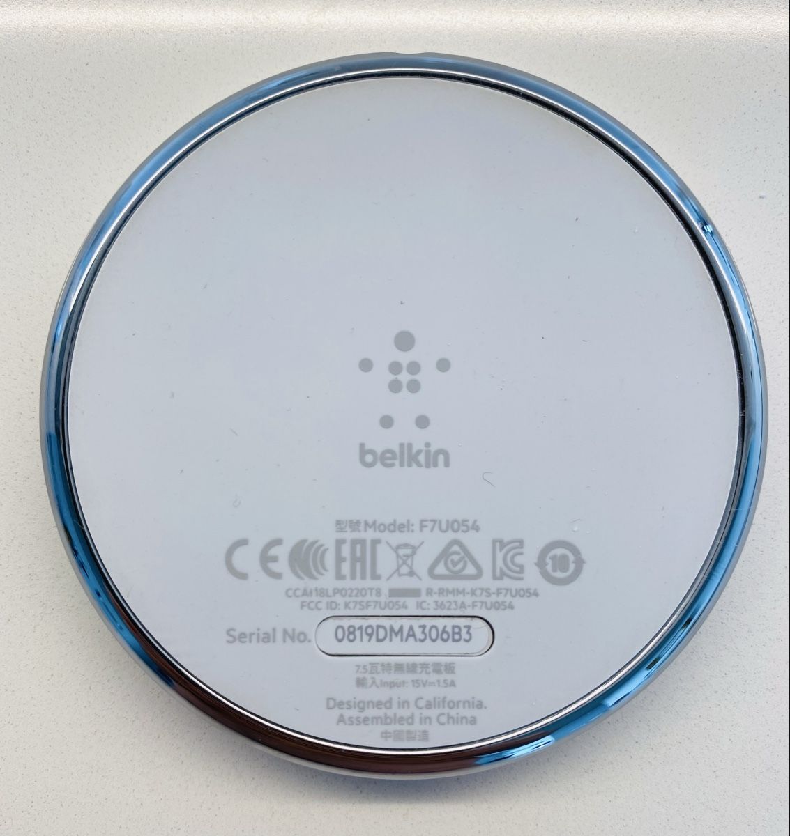 Belkin Ladegeräte: Special Edition Wireless Charging Pad – Neu (gemäss Beschreibung) aus Basel von phidelitas 9