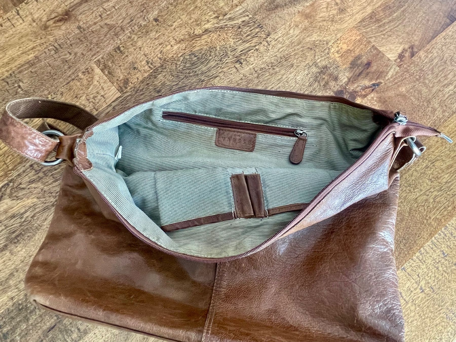 Borse da donna: Leder Damentasche – Usato da Adliswil venduto da miu_fnq6 2