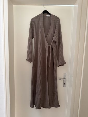 Langer Strickcardigan braun gerippt neuwertig