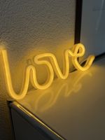 Love neon light 