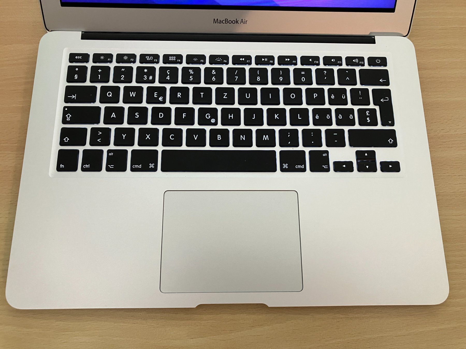 Apple Notebooks: MacBook Air 2015 13,3 Zoll – Gebraucht aus Sursee von Hstrings 3