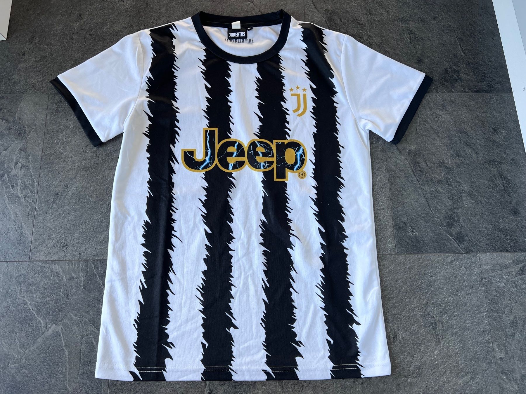 Trainer, Turnhosen & -trikots: Fußballtrikot, S – Gebraucht aus Walzenhausen von Cerna007