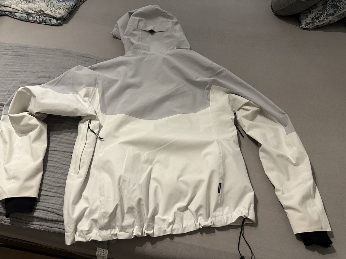 Icepeak Giacche: Weisse Icepeak Regenjacke Grösse 46 – Usato da Buttikon SZ venduto da TamaraS01 1