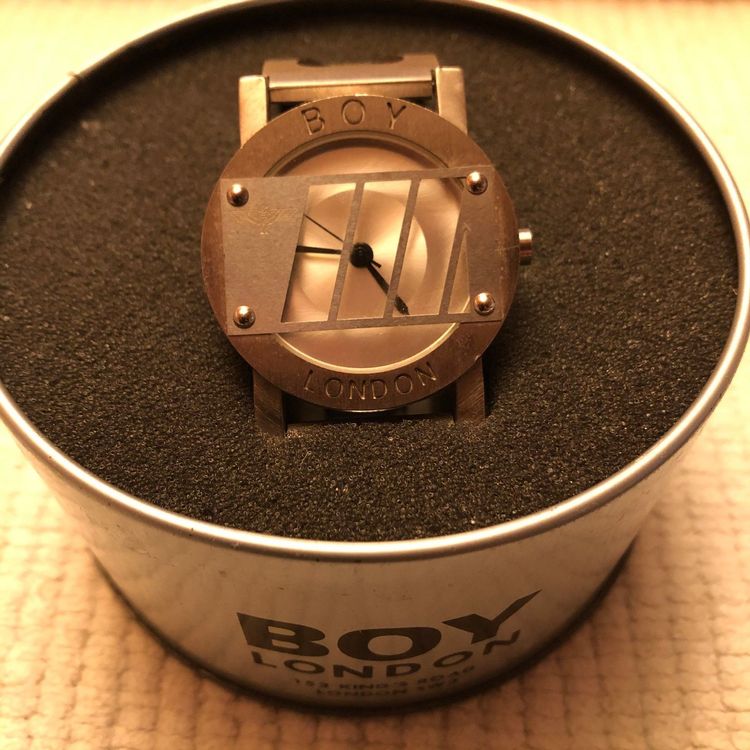 Silber Stahl Uhr BOY LONDON Acheter sur Ricardo