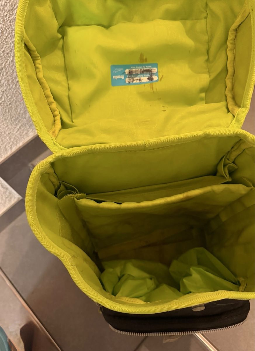 Ergobag Sacs & sacs à dos: Ergobag Schulranzen Modell "Einhorn" schwarz/gelb gebraucht – D'occasion à Matzingen par Slny7 2