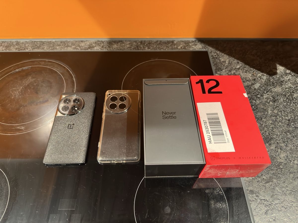 OnePlus Telefoni cellulari / Smartphones: oneplus 12 – Usato da Langwies venduto da nik_c2pk