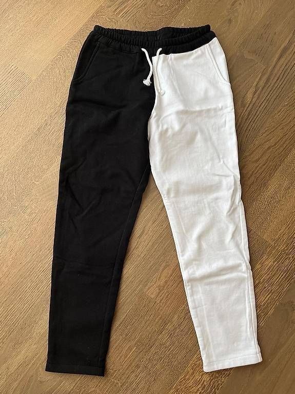 Negligees & Pigiami: Set Pullover und Jogginghose Trainerhose Trainingsanzug – Usato da Schlieren venduto da goekhan_yilmaz 1