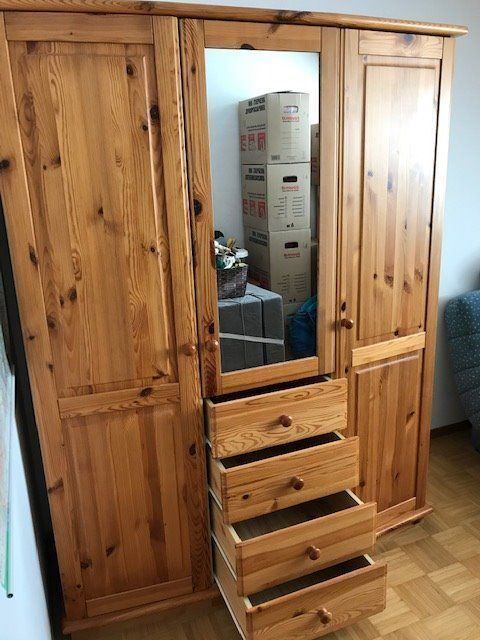 Kleiderschrank 3türig Kiefer gebraucht Kaufen auf Ricardo