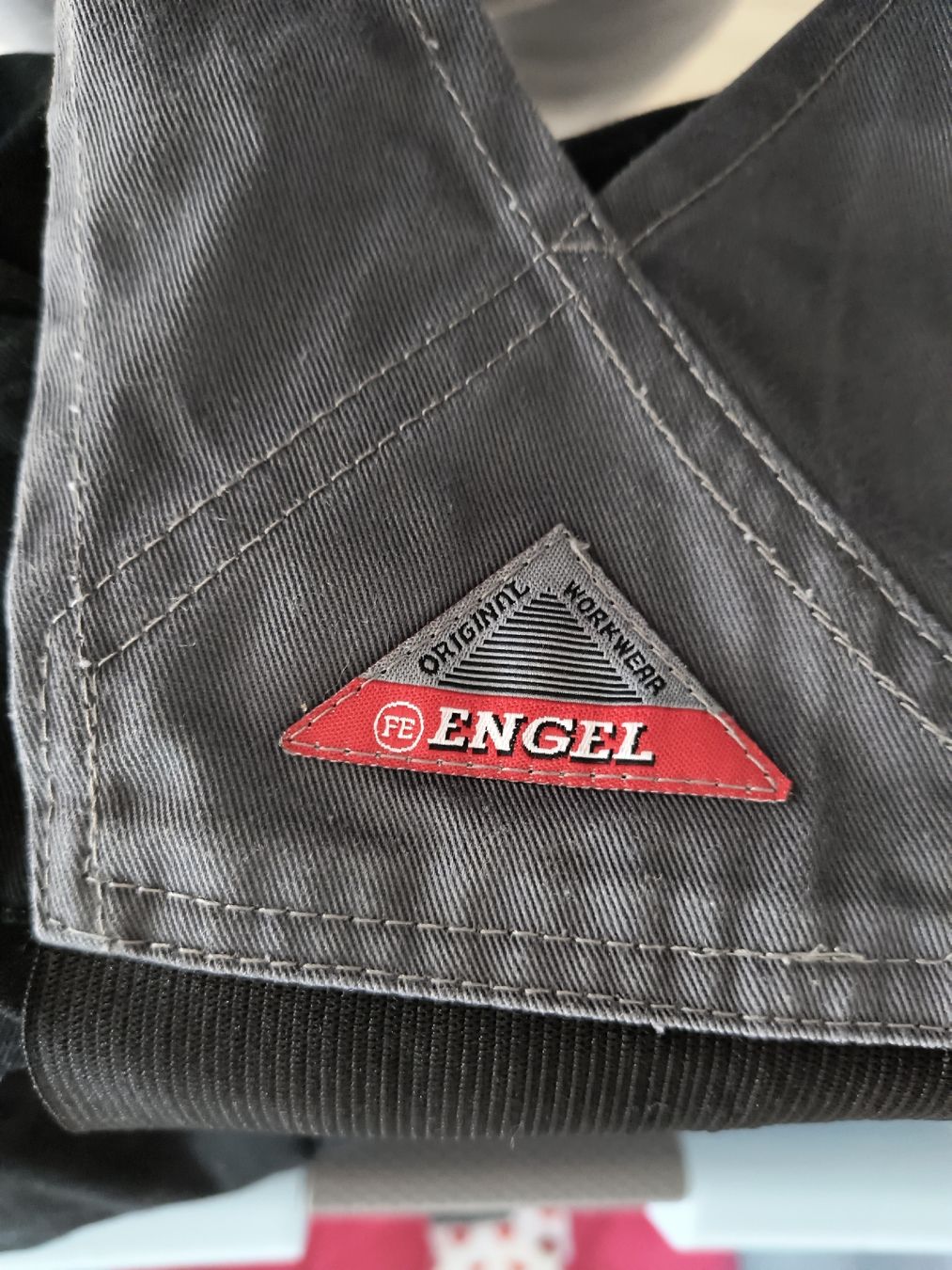 Pantaloni: Arbeitshose / Latzhose Engel Gr. 164 – Usato da Oberweningen venduto da Bumblebee2 2