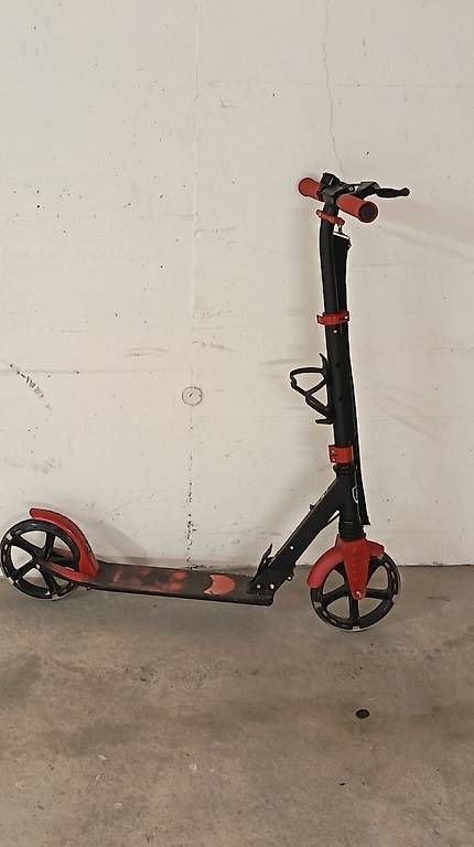 Kickboard: Trotinett (City Scooter)  – Gebraucht aus Bonstetten von thethreecats