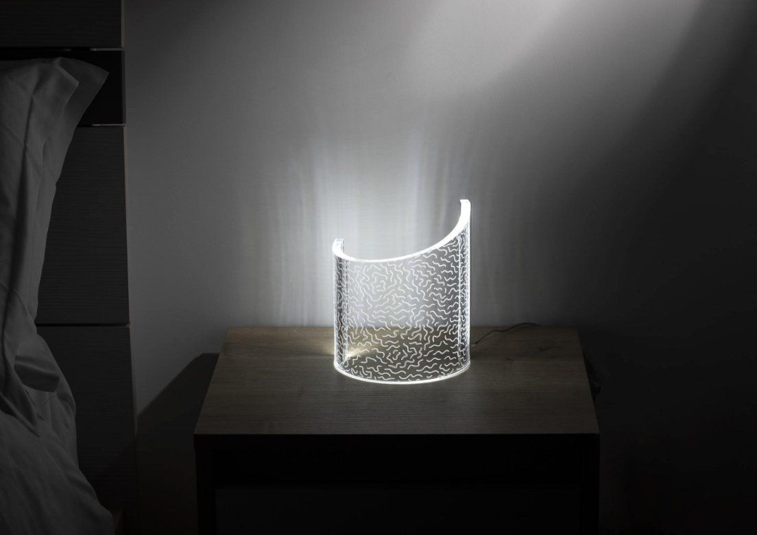 Lampade: Vesta Design-Tischlampe HALF Abstract – Nuovo e nell'imballaggio originale da Uitikon Waldegg venduto da UitiZH