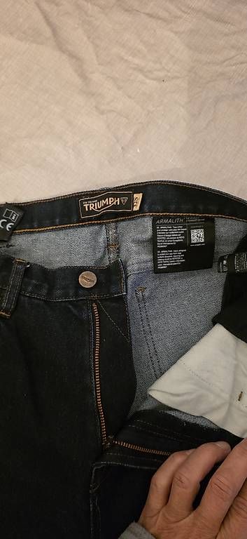 Jeans: Triumph Motorrad Jeans – Usato da Bern venduto da GS_VS1