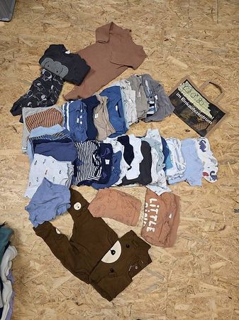 Paket Nr27 Kinderkleider Grösse 80 Junge
