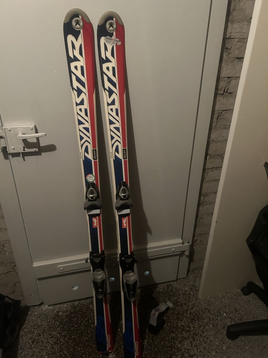 Dynastar Sci: Dynastar Speed 3 Carving Ski 150 cm mit Look Bindung – Usato da schaffhausen venduto da xja_8fwh