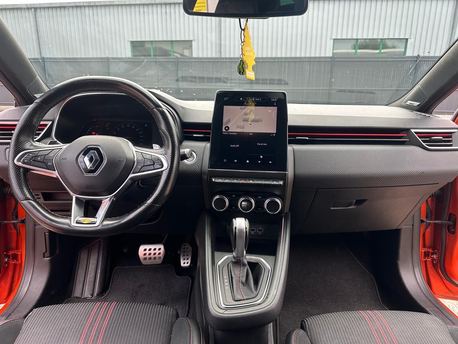 Renault Autos: Renault Clio V – D'occasion à Sion par Car_Drive 2