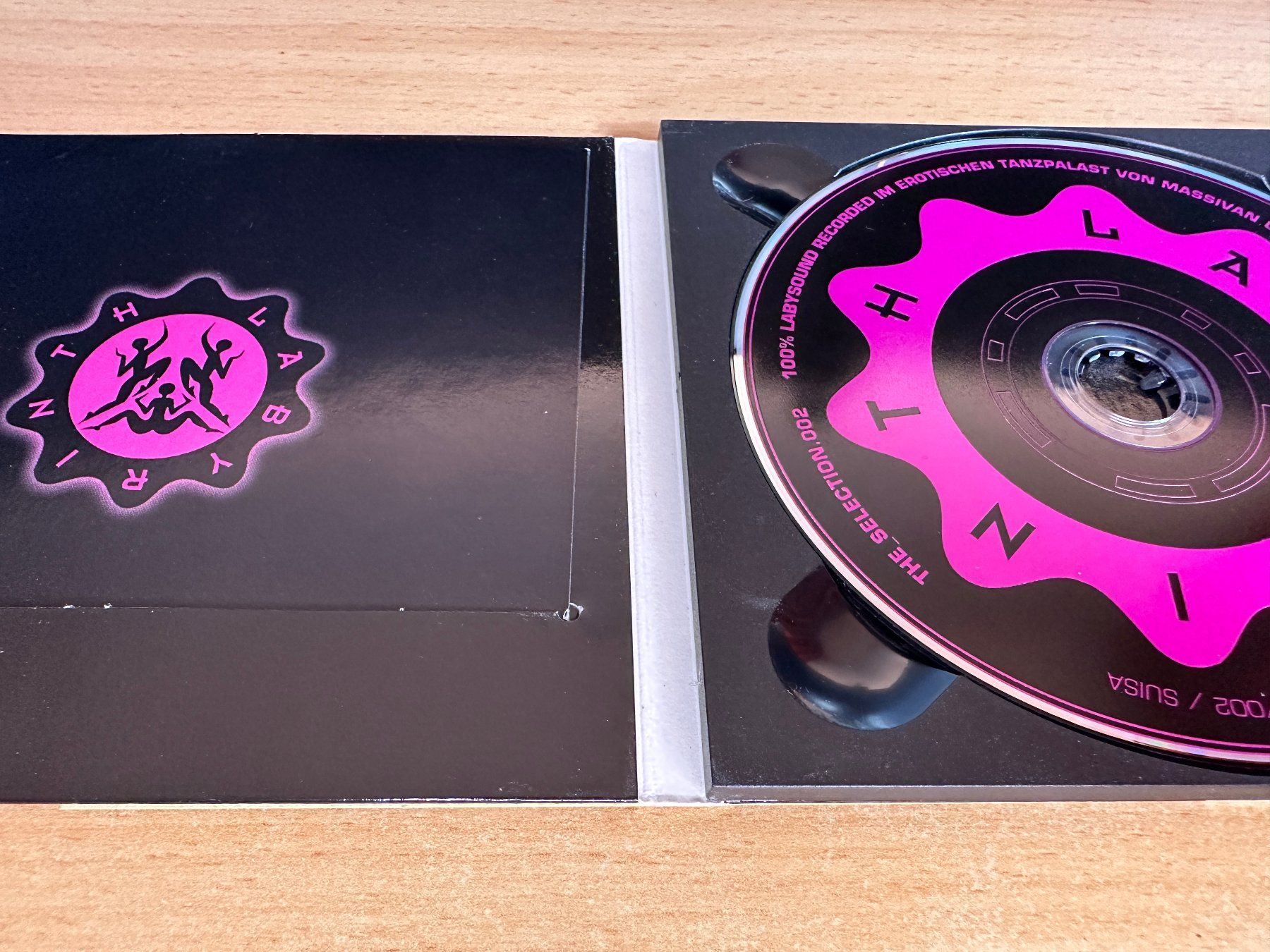 CD: Massivan & Pedro Flores – Labyrinth - The_Selection.002 – Usato da Rikon im Tösstal venduto da Alpenmutz 2